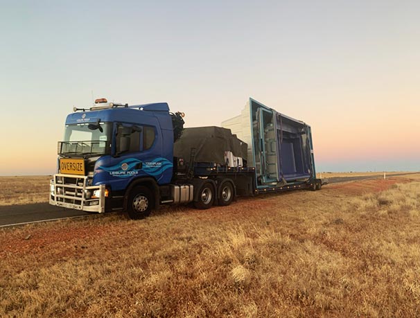 Leisure Pools Australia Transport Truck Leisure Pools: the best logisical team