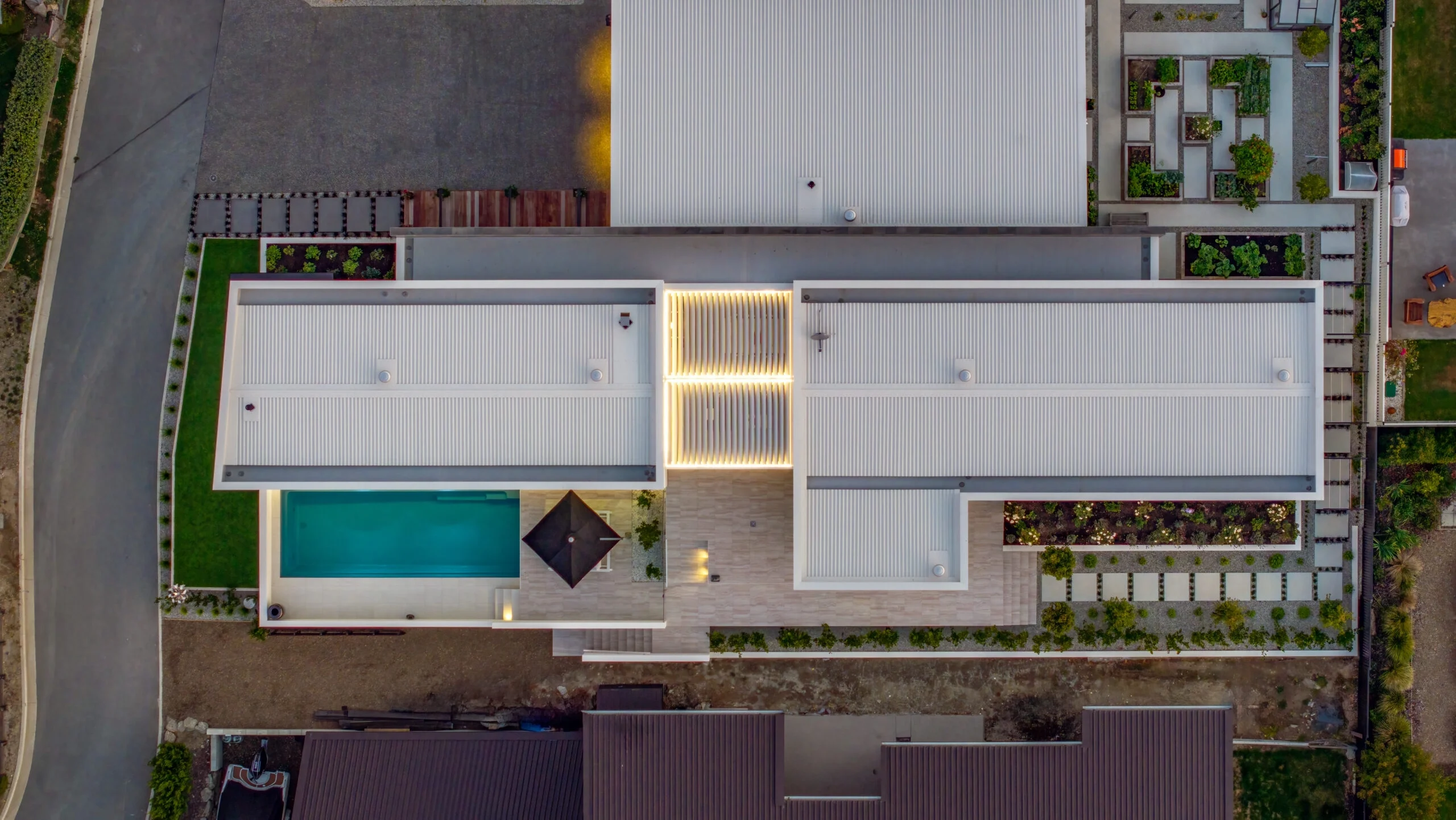 Leisure Pools NZ The Reflection with Auto Cover 9.00m Silver Grey Dupont Pools