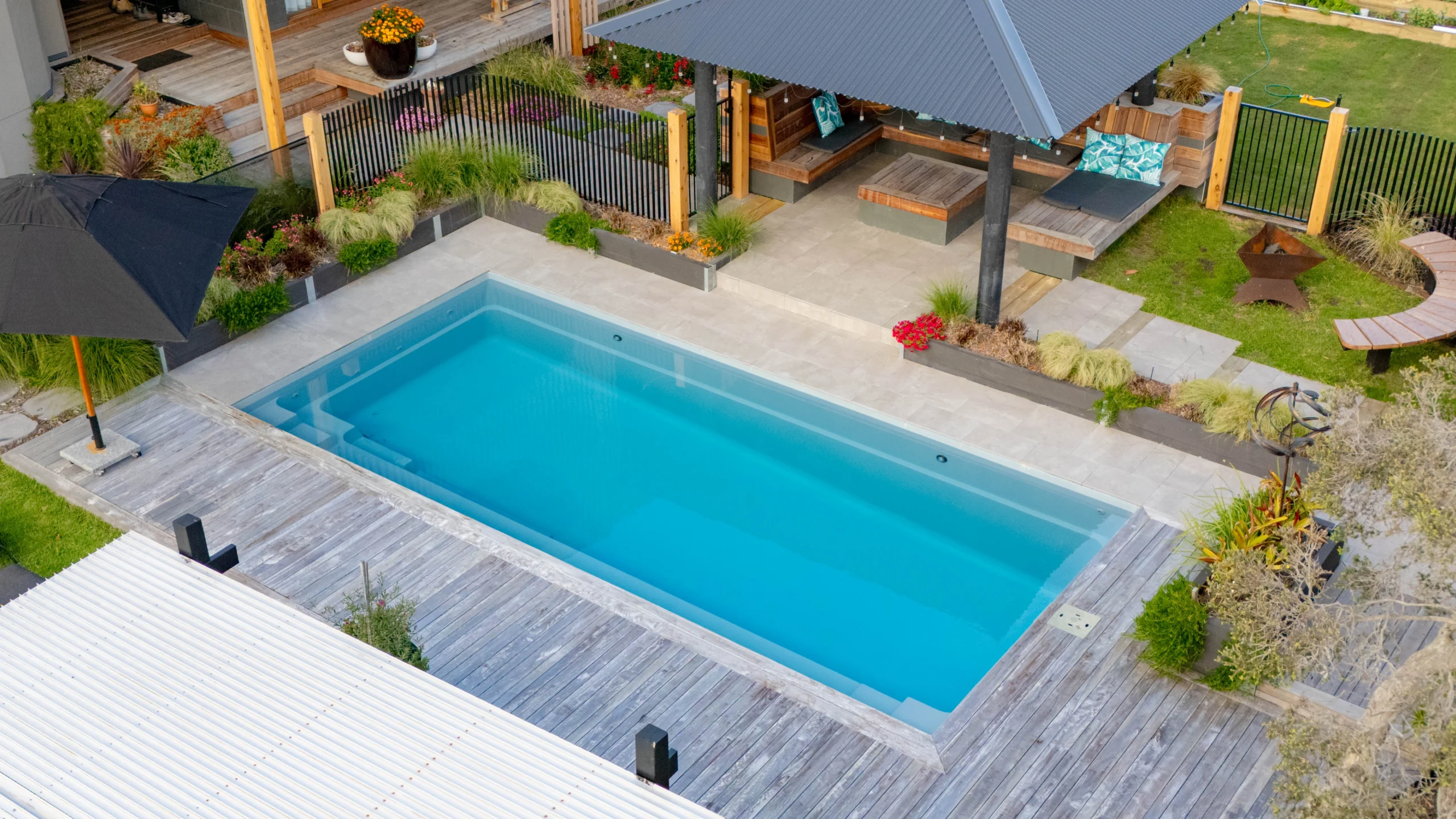 The Reflection 8.00m in Silver Grey installed in Rye, Mornington Peninsular, VIC