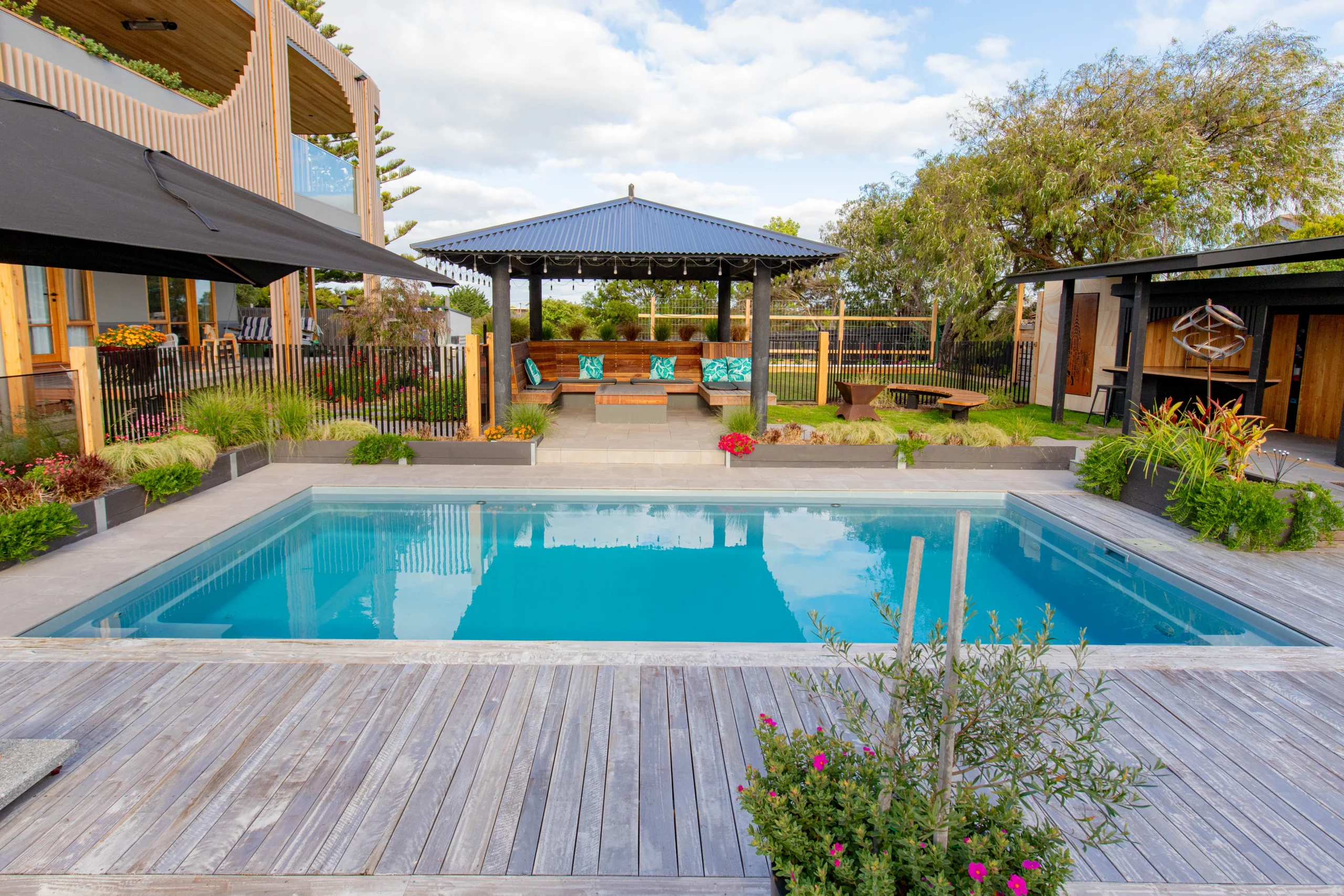 The Reflection 8.00m in Silver Grey installed in Rye, Mornington Peninsular, VIC