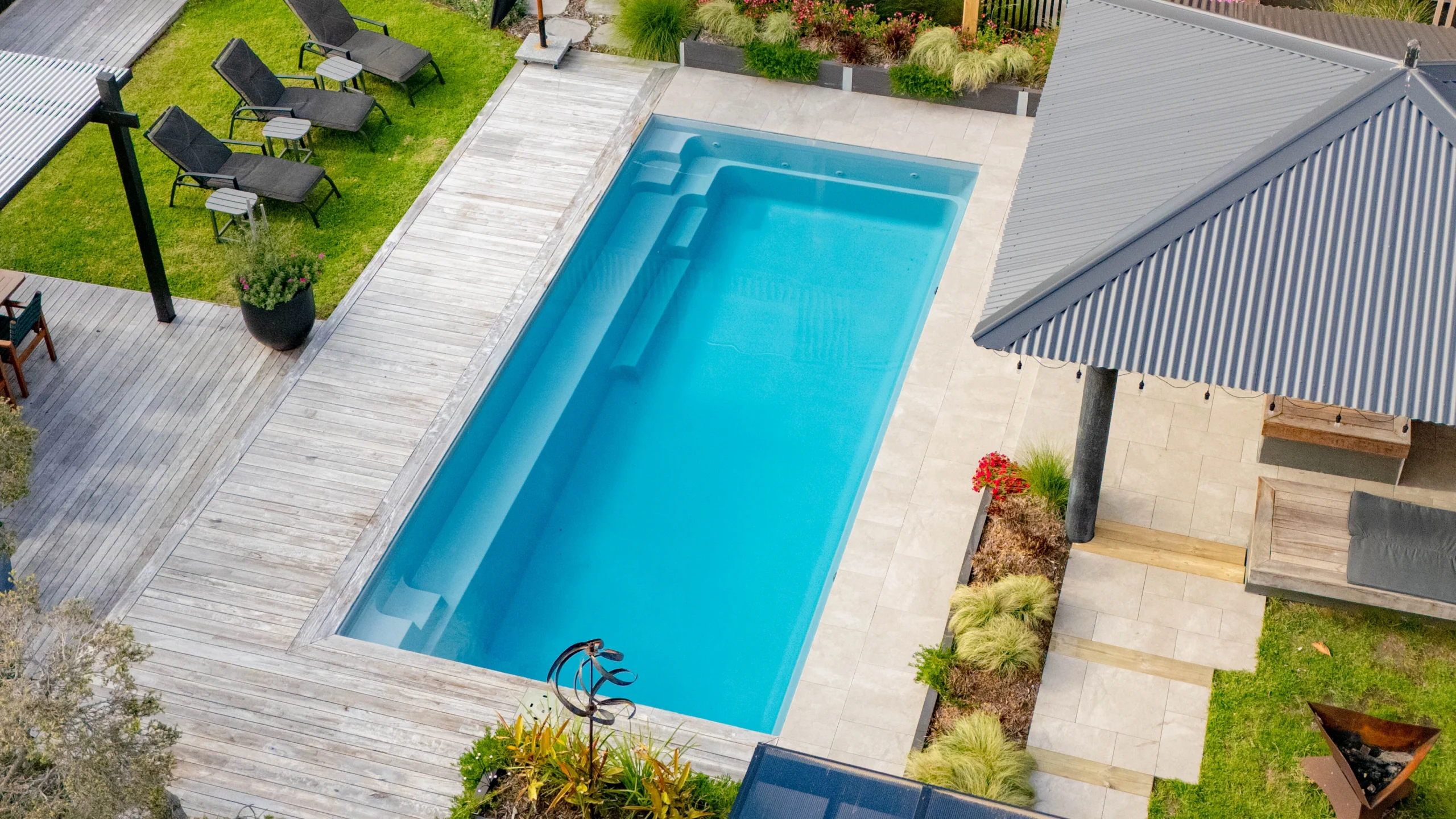 The Reflection 8.00m in Silver Grey installed in Rye, Mornington Peninsular, VIC