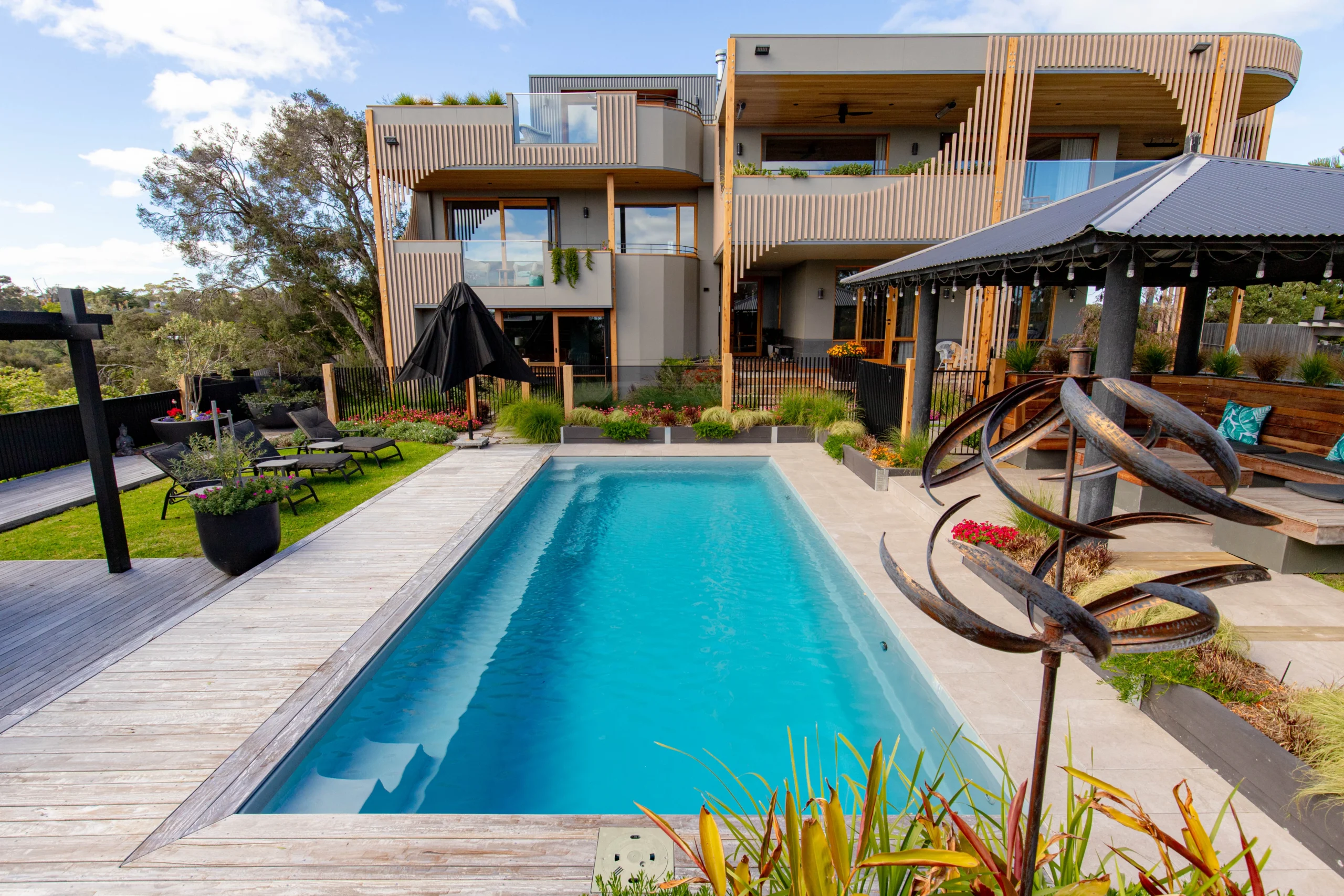 The Reflection 8.00m in Silver Grey installed in Rye, Mornington Peninsular, VIC