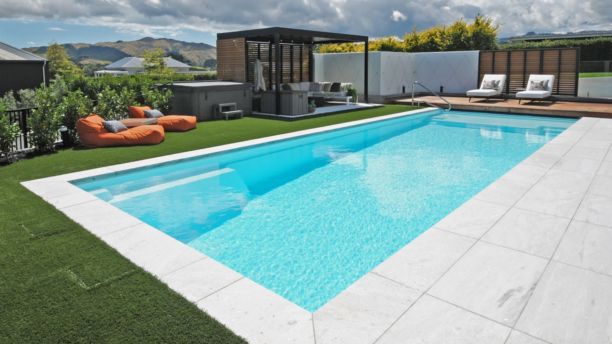 NZ Pools Wellington NZ, Leisure Pools The Acclaim 12m Shimmer White