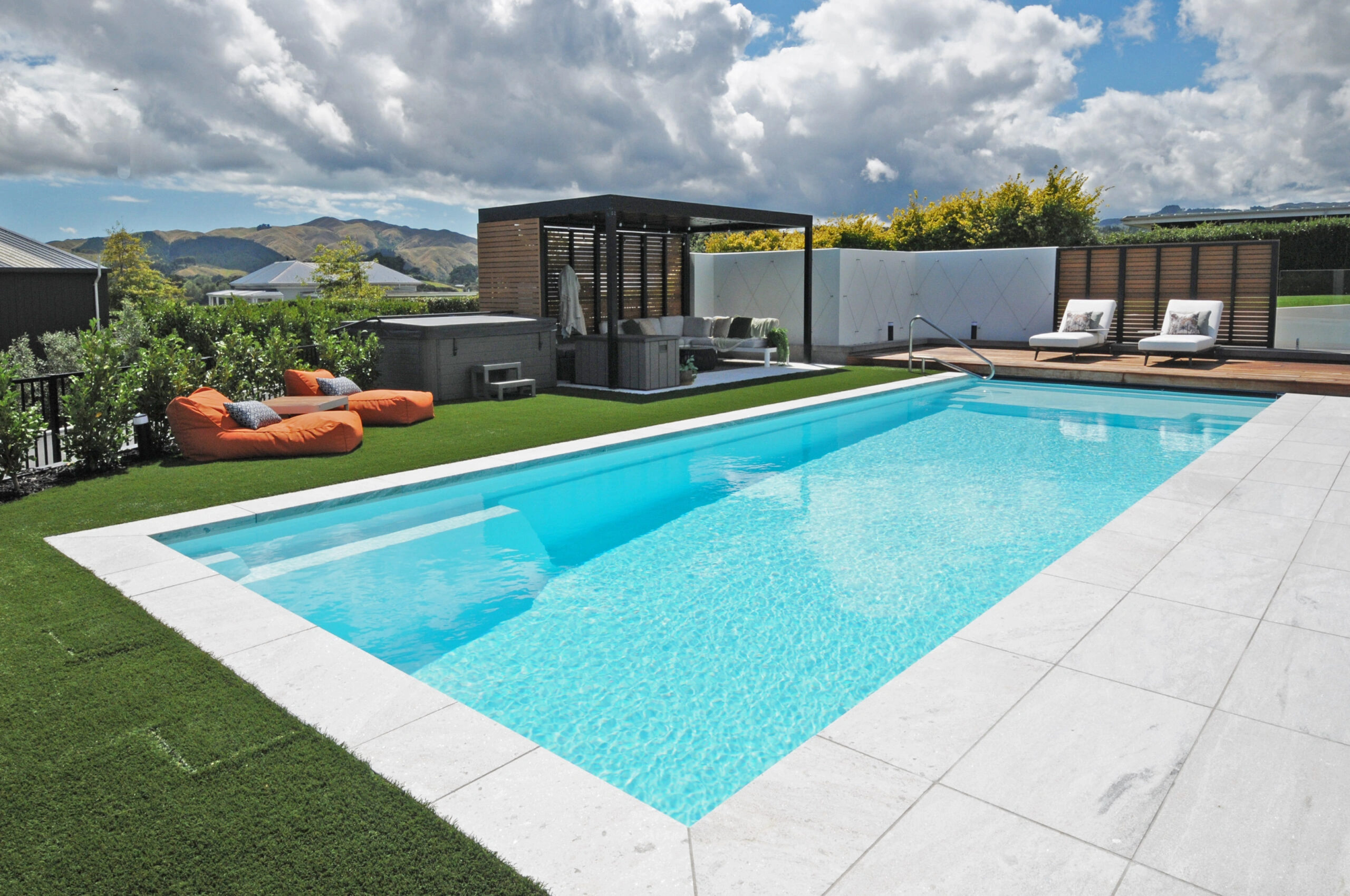 NZ Pools Wellington NZ, Leisure Pools The Acclaim 12m Shimmer White