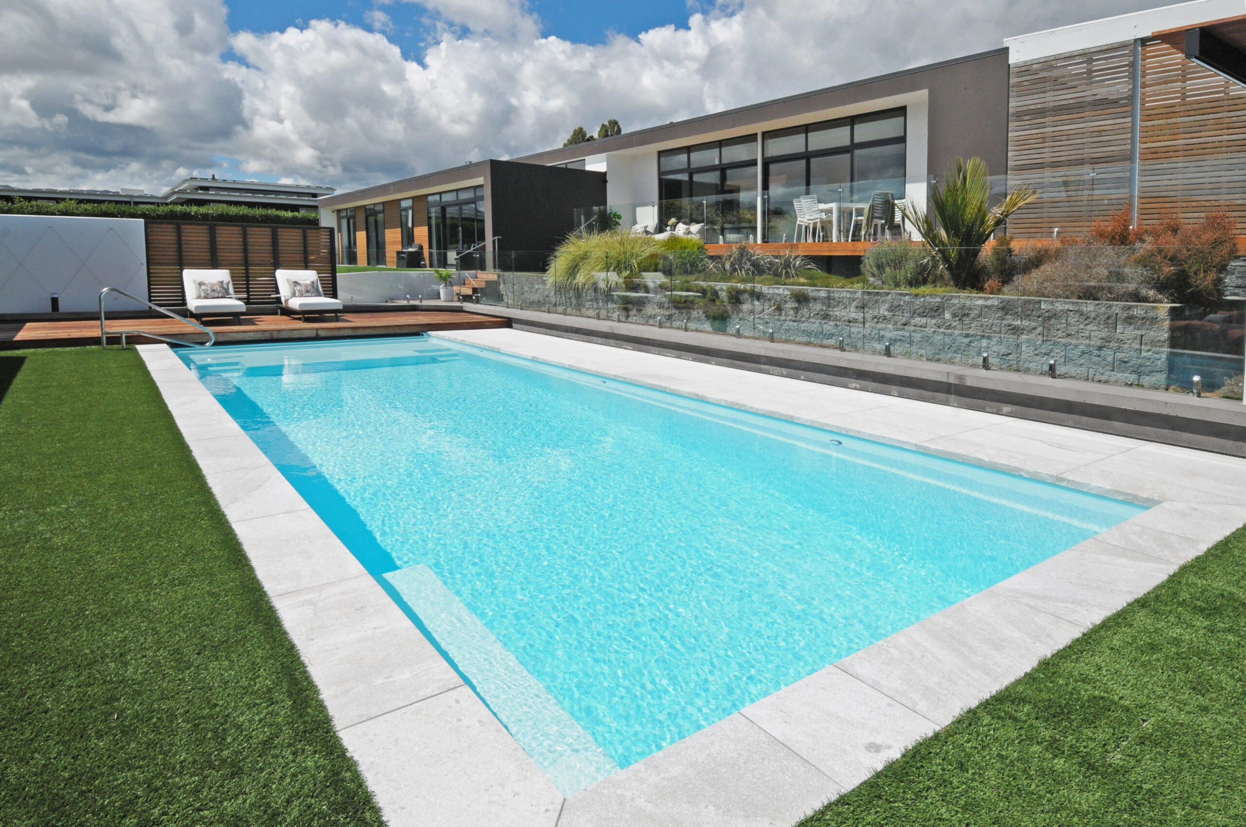 NZ Pools Wellington NZ, Leisure Pools The Acclaim 12m Shimmer White