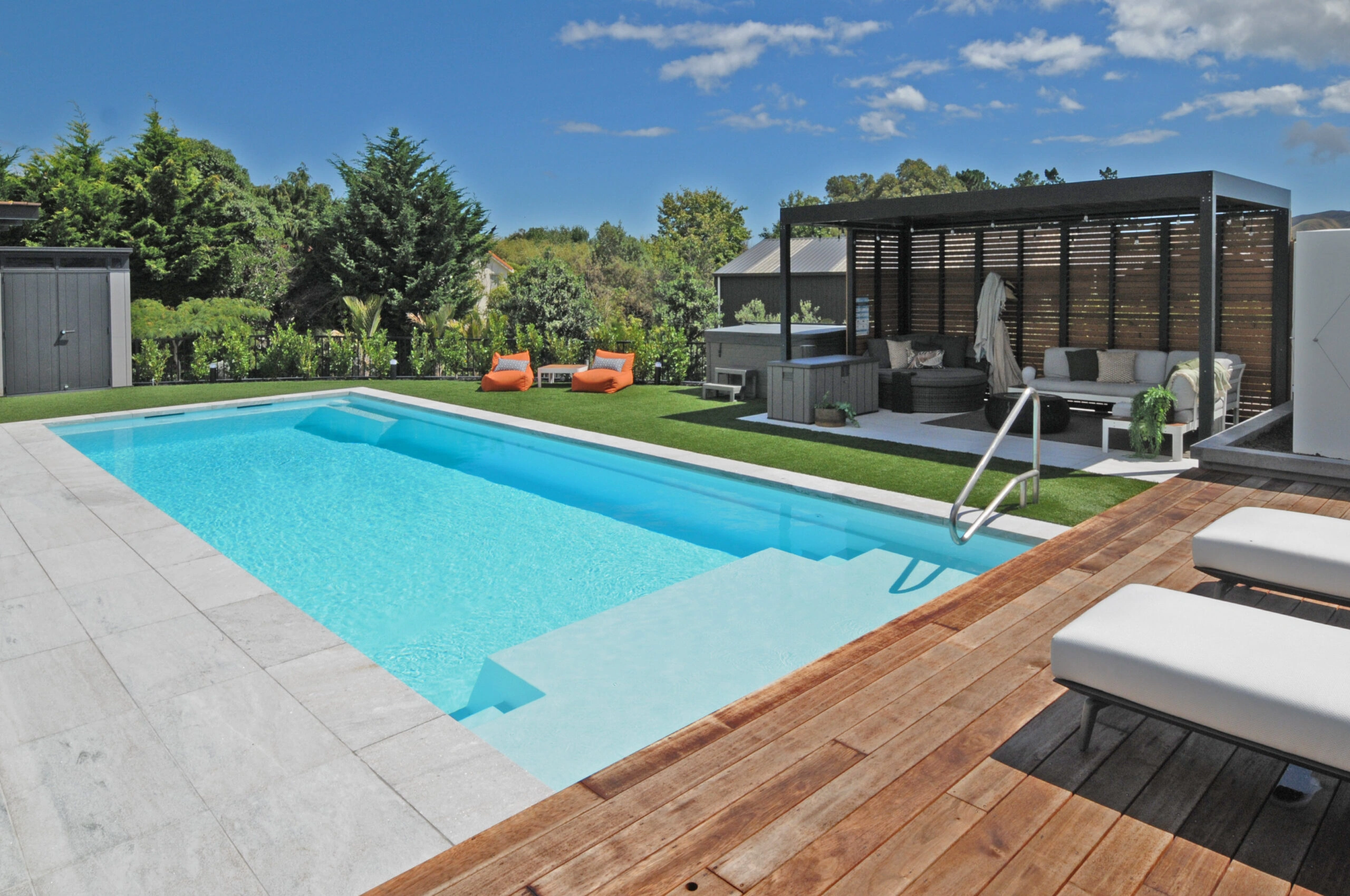 NZ Pools Wellington NZ, Leisure Pools The Acclaim 12m Shimmer White