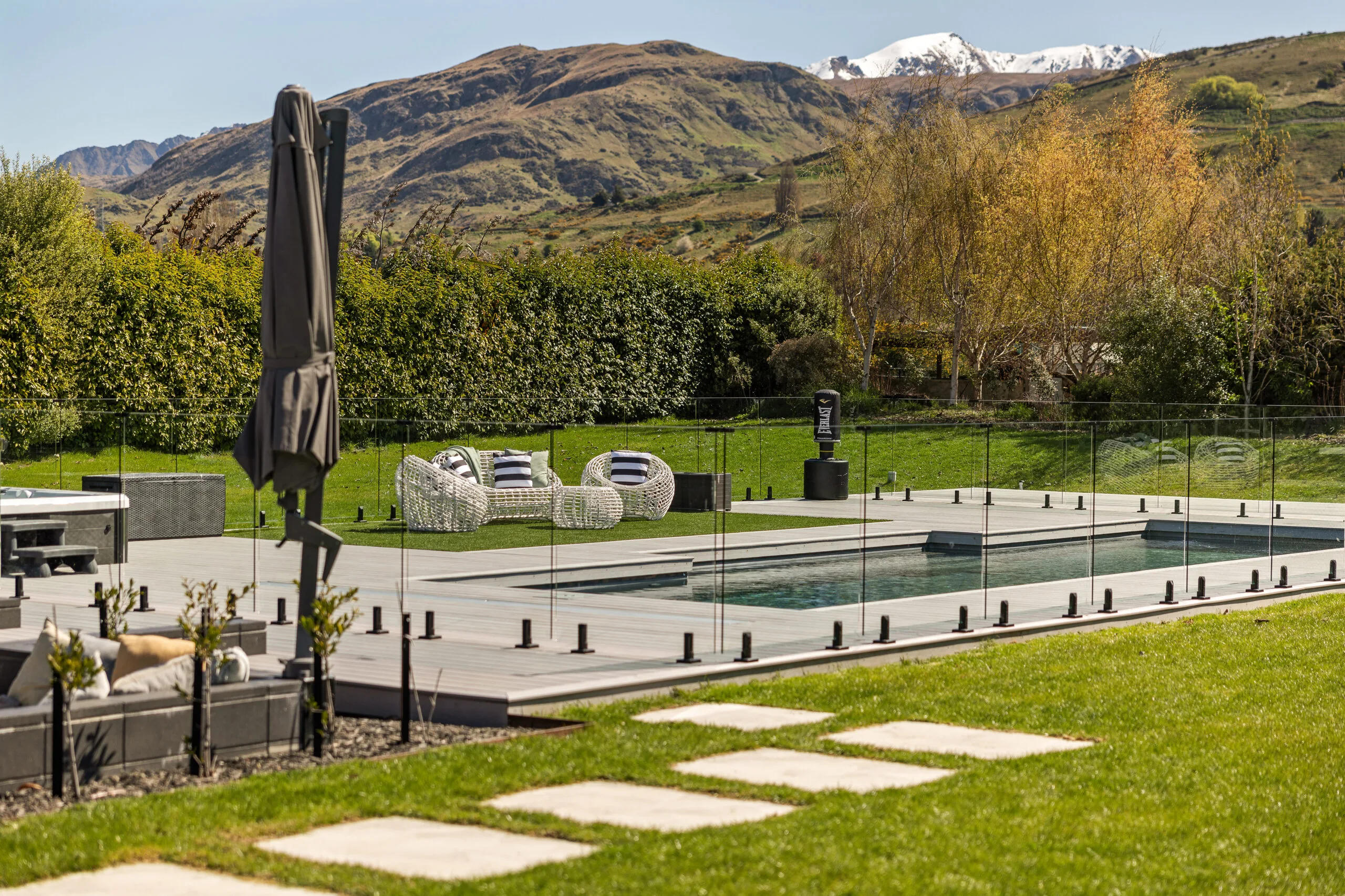 Dupont Pools Queenstown NZ, Leisure Pools The Elegance 12m Graphite Grey