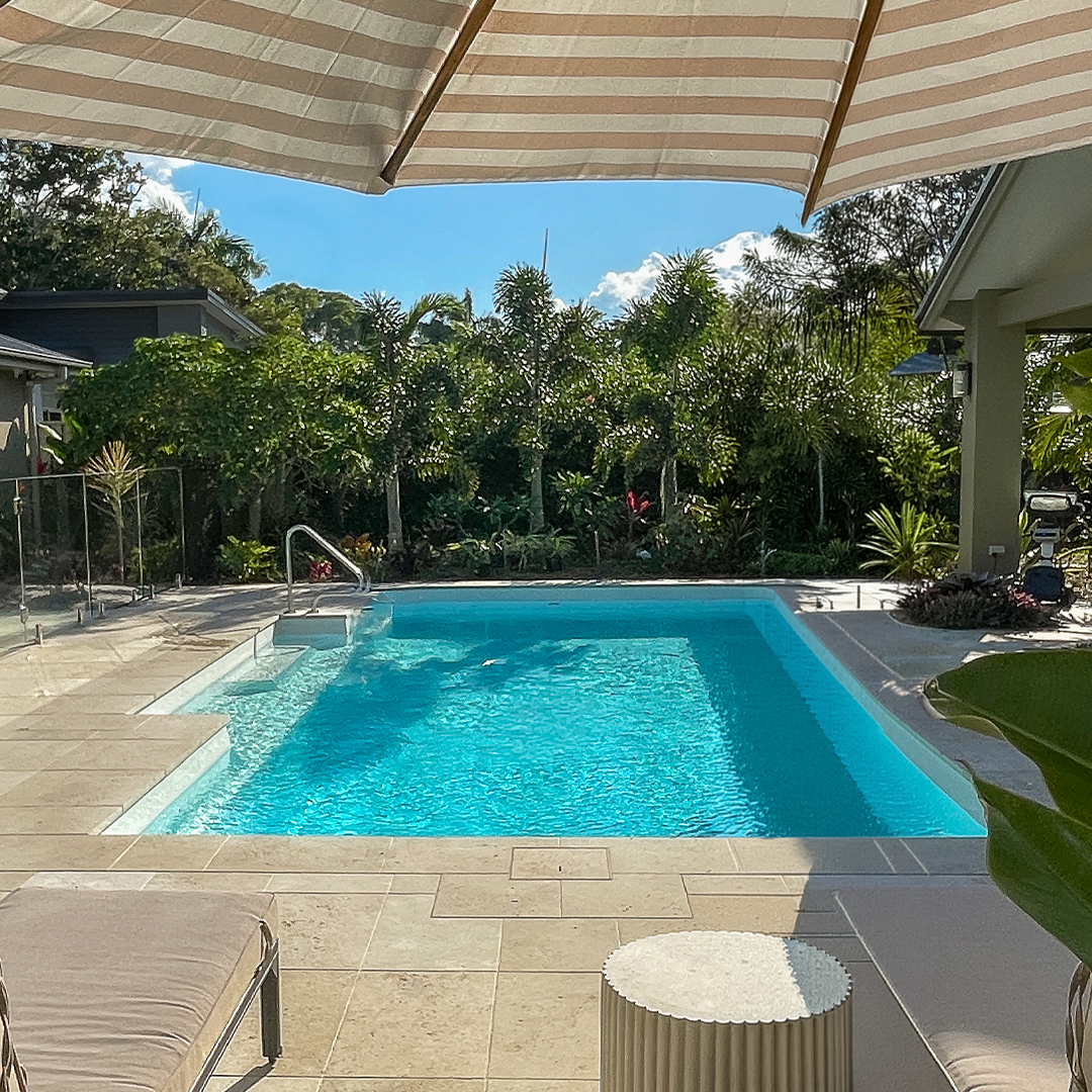 Leisure Pools Wide Bay. The Elegance 9.00m Shimmer White