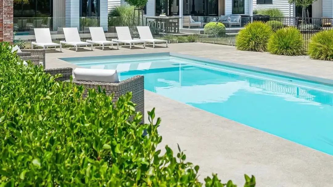 Leisure Pools NZ The Acclaim 12.00m Shimmer White NZ Pools