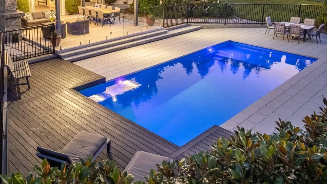 Leisure Pools NZ The Acclaim 10.00m Crystal Blue NZ Pools
