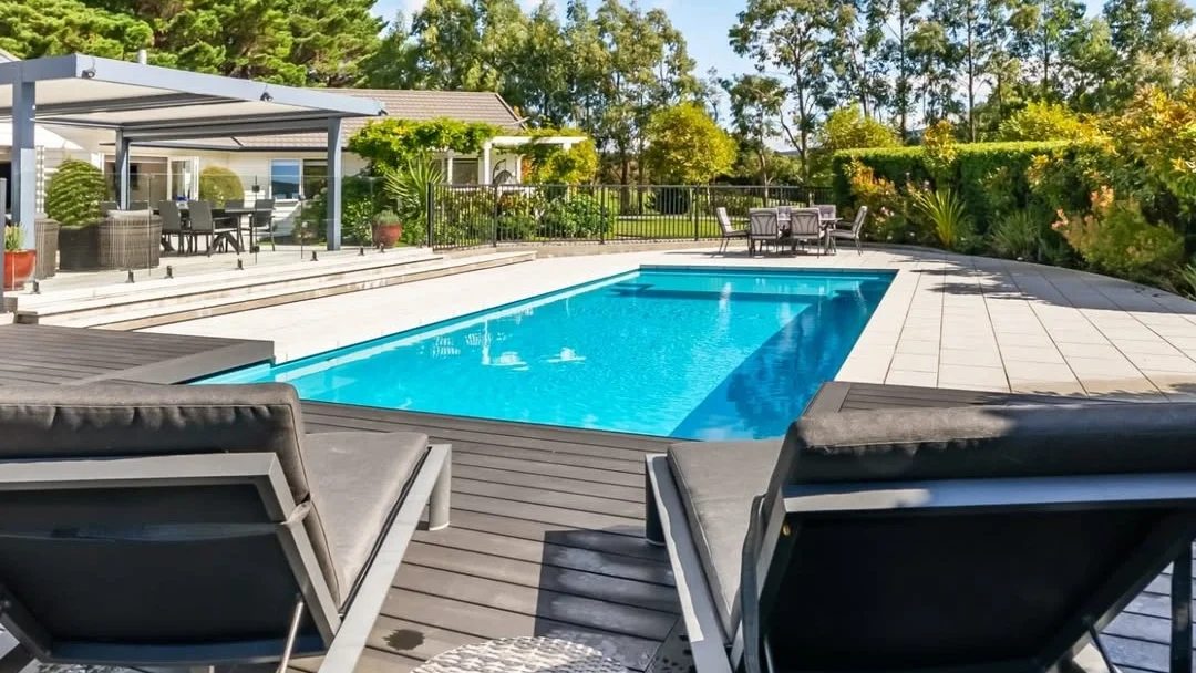 Leisure Pools NZ The Acclaim 10.00m Crystal Blue NZ Pools