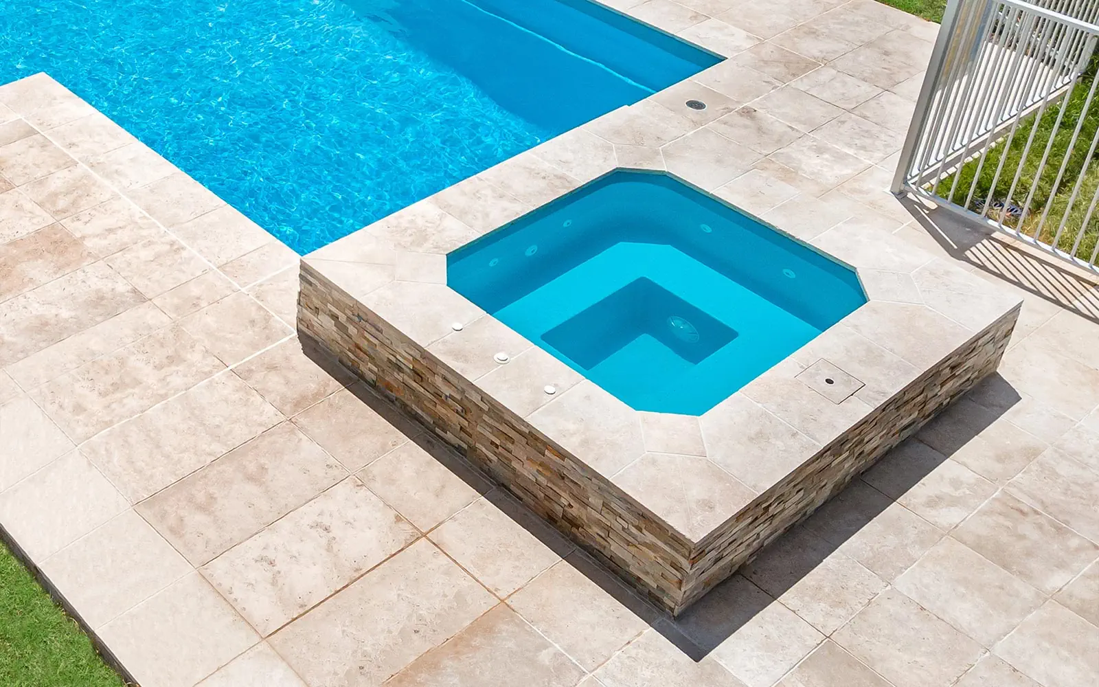 LeisurePoolsAU_CapriSpa_CoralBlue_Toowoombat The Capri Spa fibreglass pool model