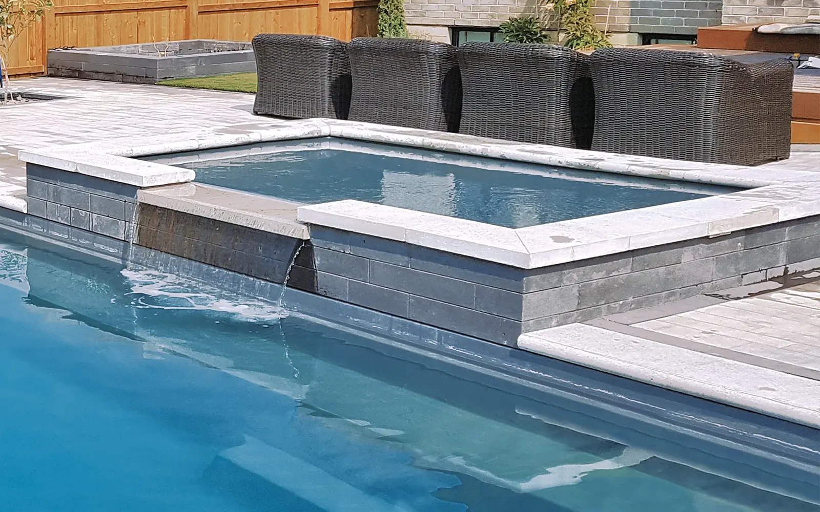 The Inlet Splash Deck with Single Spillover The Inlet Splash Deck with Single Spillover. fibreglass pool model