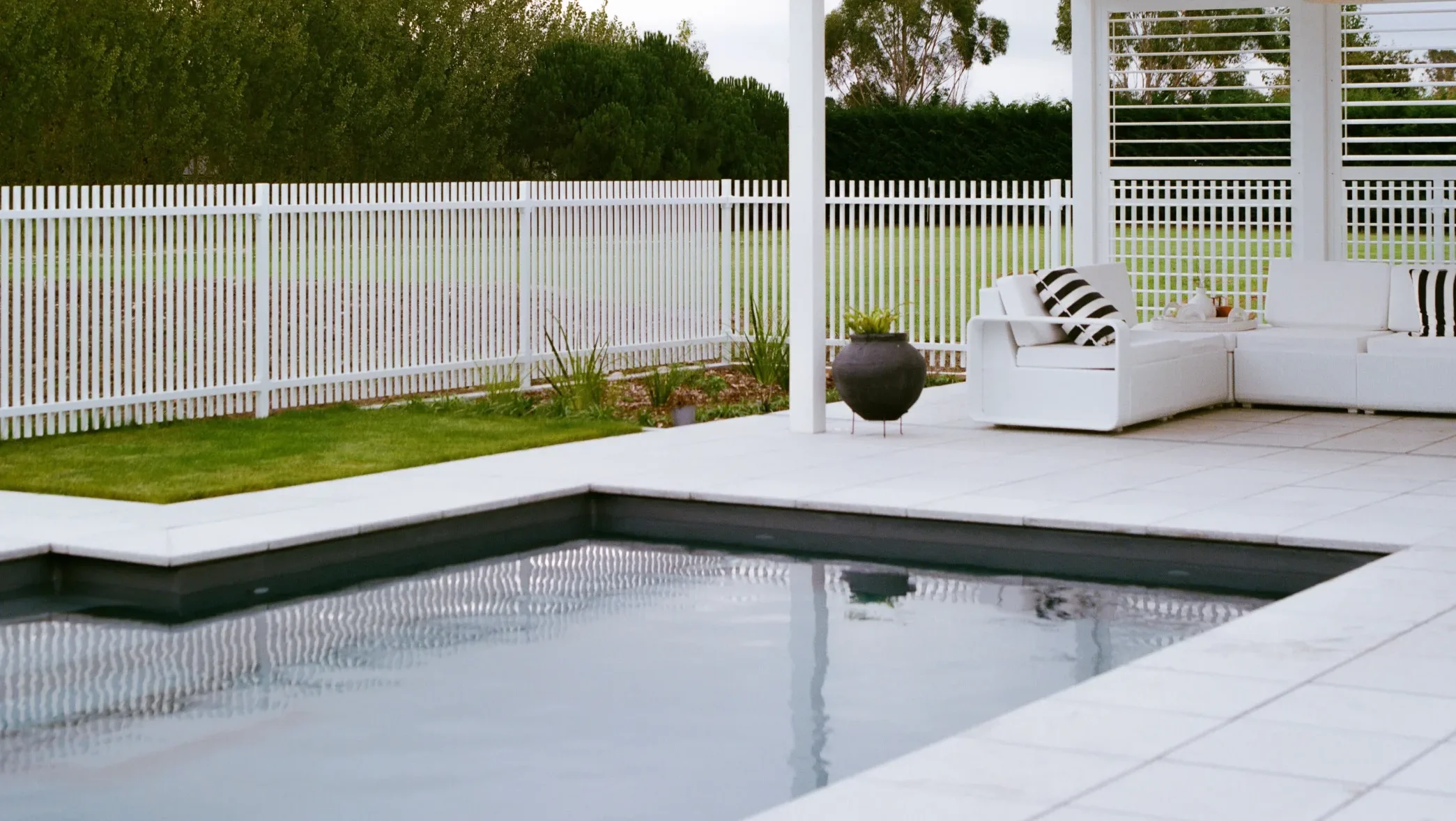 The Elegance 10.00m in Graphite Grey installed by NZ Pools