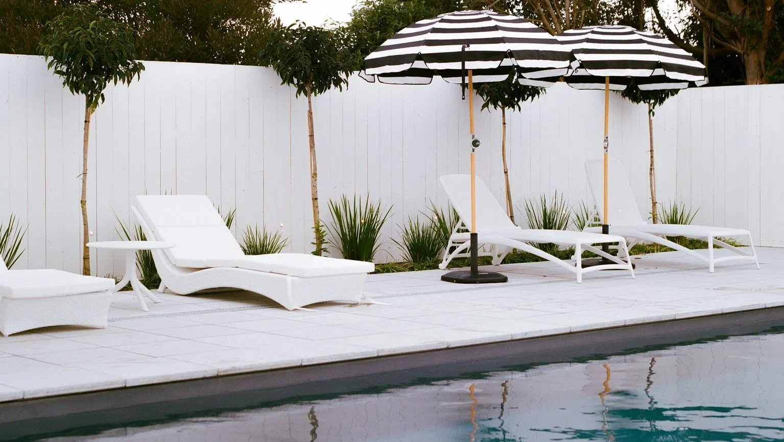 The Elegance 10.00m in Graphite Grey installed by NZ Pools